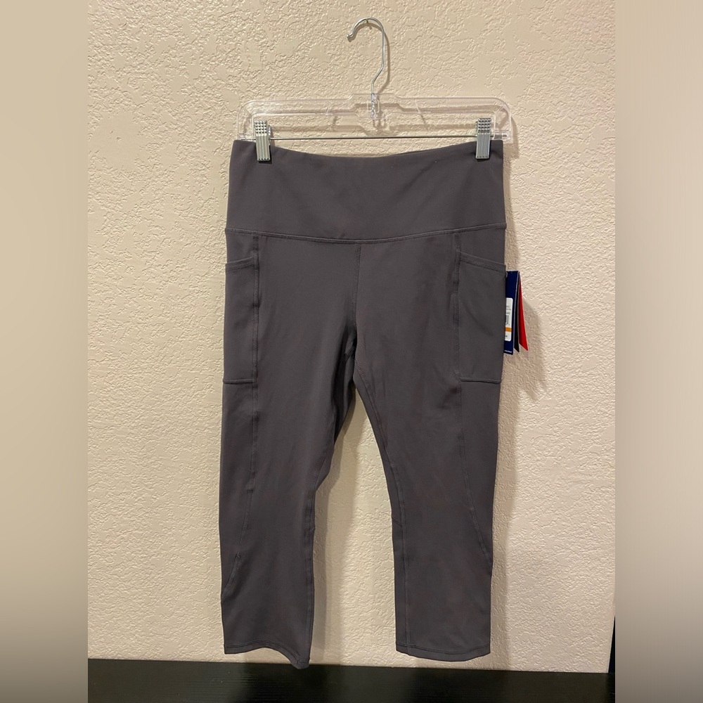 Reebok Capri Smoky Volcano Medium Leggings NWT (See Descript / Photos)